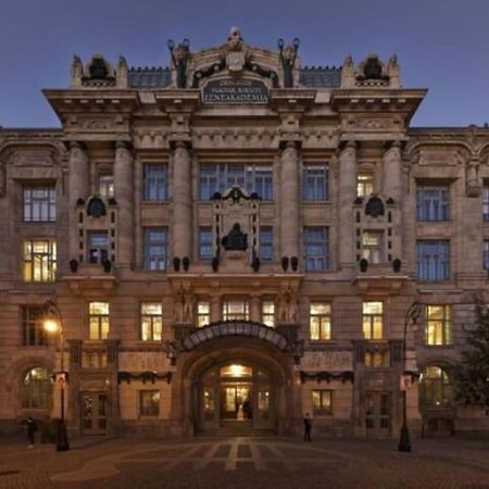 Central Apartment Kiraly Street Budapeste Exterior foto