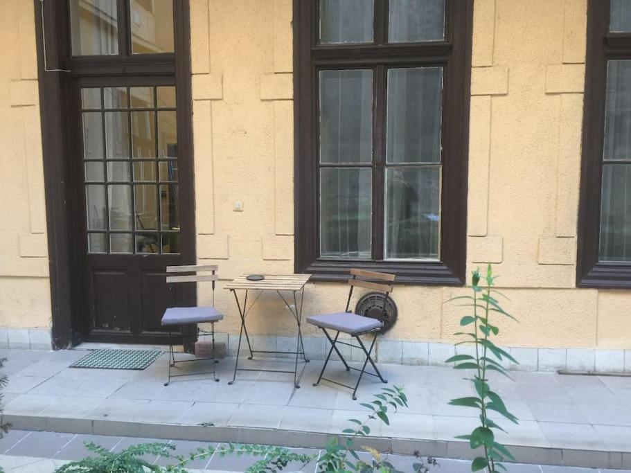Central Apartment Kiraly Street Budapeste Exterior foto